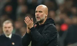 Guardiola than thở về nhân sự Man City